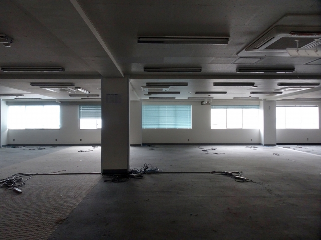 スケルトンオフィスと居ぬきの違いとは？オフィス移転の際のメリット・デメリットを解説